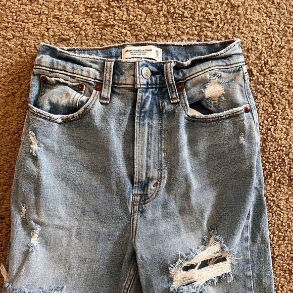 Abercrombie & Fitch Ankle Straight Ultra High Rise Distressed Jeans - Picture 4 of 8